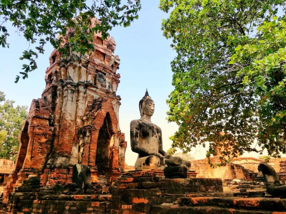 วัดมหาธาตุ อุทยานประวัติศาสตร์พระนครศรีอยุธยาที่ได้รับการขึ้นทะเบียนเป็นมรดกโลก เมื่อปี 2534 ถือเป็นวัดที่เต็มไปด้วยเสน่ห์